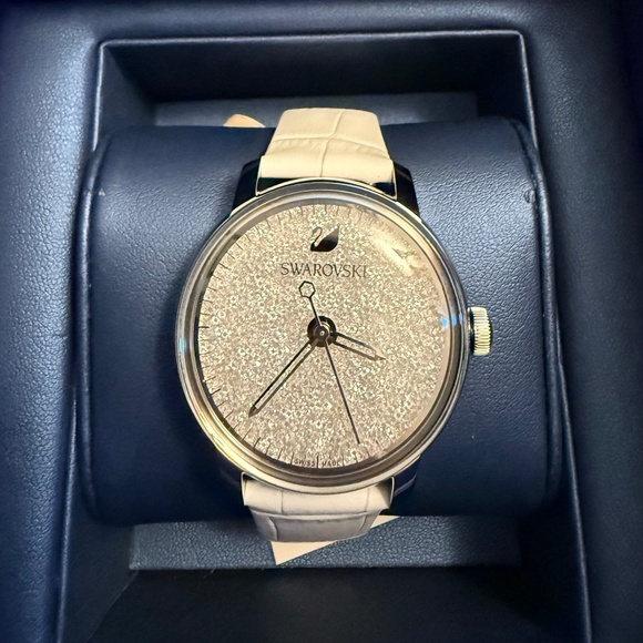 Swarovski Crystalline Hours Silver Dial White Leather Strap Women's Watch - NWT - Picture 1 of 5